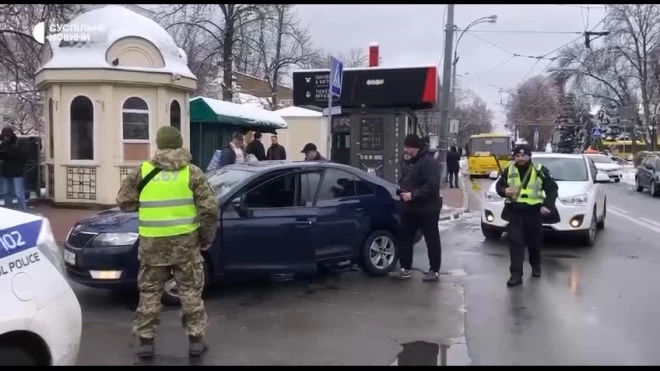 Опубликовано видео с досмотром автомобилей у Киево-Печерской лавры