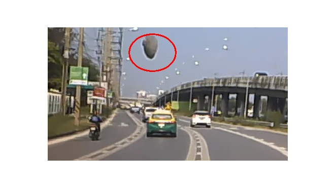 В Таиланде на дорогу рухнул НЛО