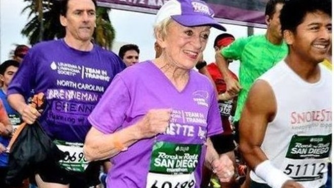 Американка, трижды поборовшая рак и в 92 года выдержавшая семичасовой марафон, рассказала в чем секрет ее силы
