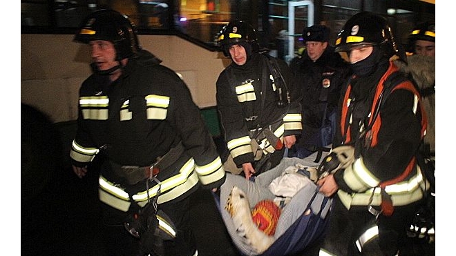 Пожар на Греческом проспекте выезжали тушить 6 пожарных машин