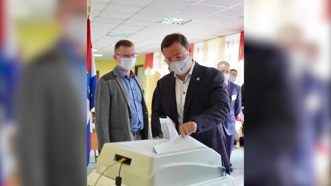 Самарский губернатор проголосовал на выборах в Госдуму