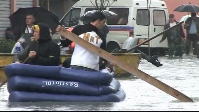 Наводнение в Албании. Тысячи людей эвакуированы