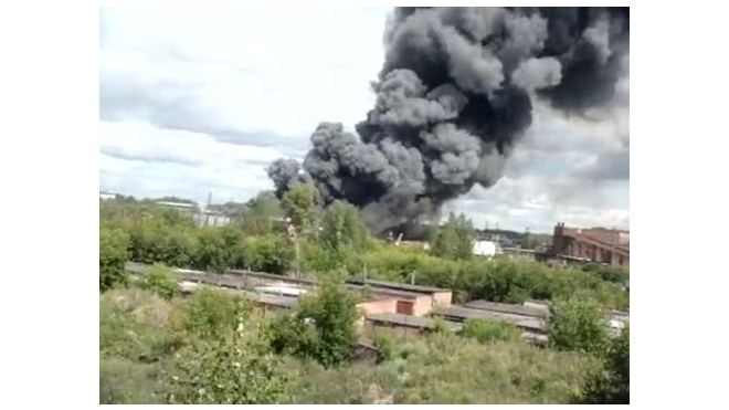 Масштабный пожар в Новосибирске привел к обрушению здания