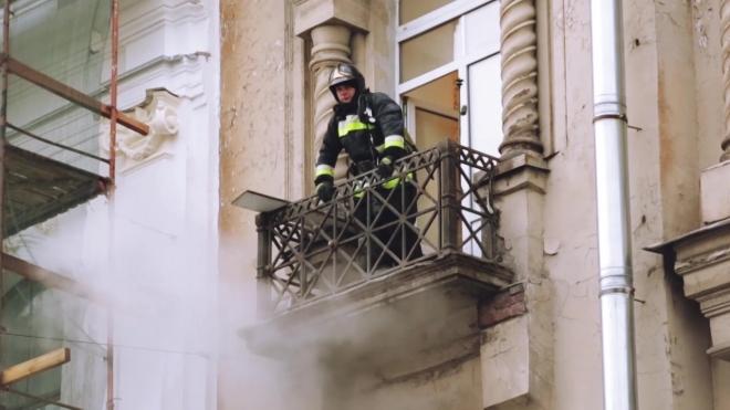 Из пожара на Моховой улице спасли пять человек