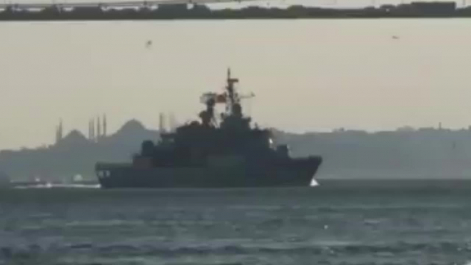 Опубликовано видео захода боевых кораблей НАТО в Черное море