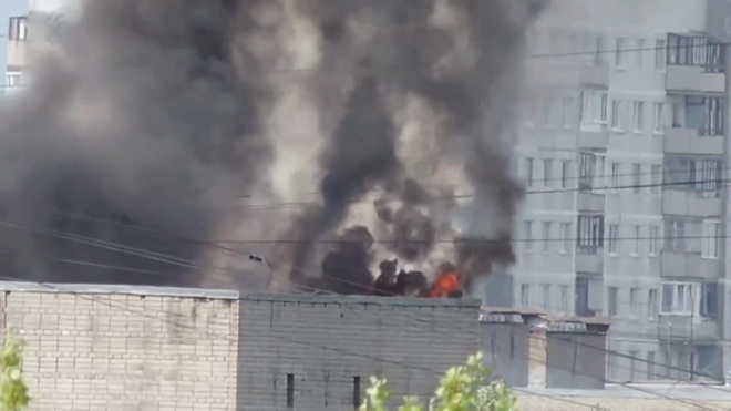 В доме на Белградской полыхала крыша 