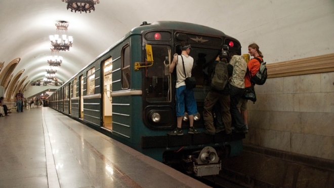 Подросток-«зацепер» разбился насмерть в московском метро