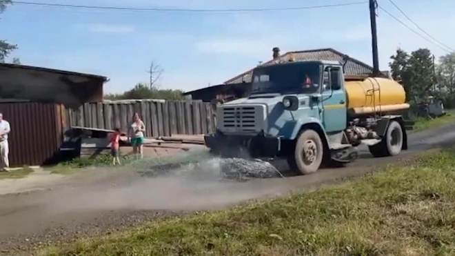 Глава Свердловской области прокомментировал полив улиц перед его приездом