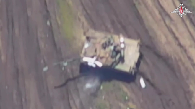 Минобороны РФ показало видео уничтожения танка ВСУ "Ланцетом"