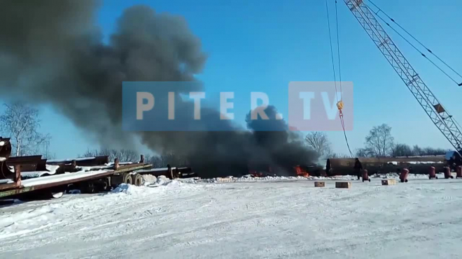 Видео: в Колпинском районе горят цистерны с соляркой