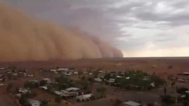 Мощная песчаная буря накрыла город Булиа в Австралии