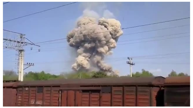 По факту взрывов на складе в Приморье возбуждено уголовное дело