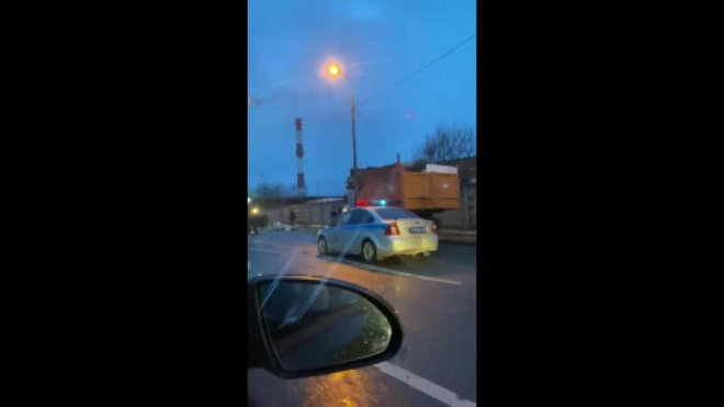 В Московском районе перевернулся мусоровоз 