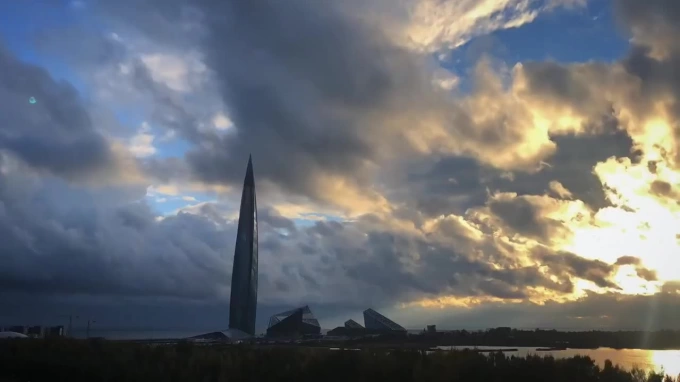 Появилось видео надвигающегося на Петербург циклона 