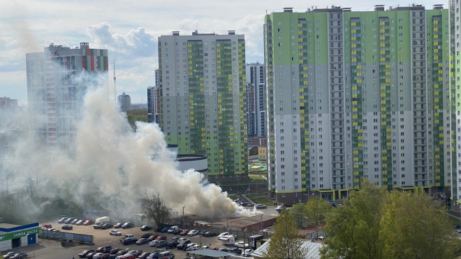 Видео: на Бестужевской горят гаражи