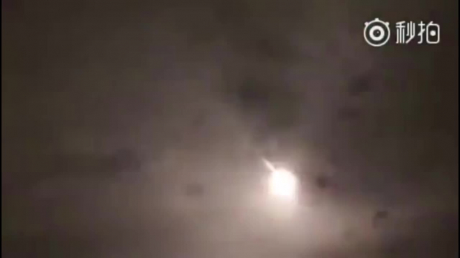 Опубликовано видео падения большого метеорита в Китае