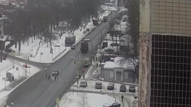 Появилось видео массового ДТП с участием легковушек и грузовика в Красном Селе