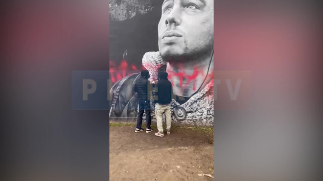 Видео: в Петербурге начали восстанавливать граффити с Сергеем Бодровым