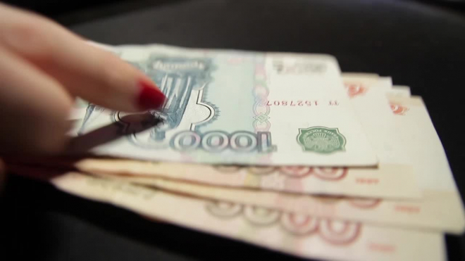 Более 18 тысяч петербуржцев не смогут уехать за границу из-за долгов