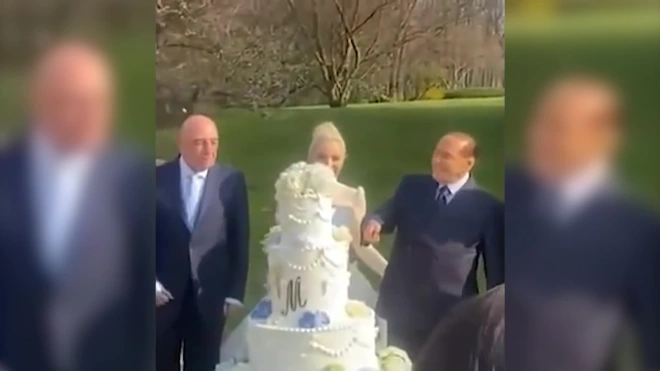Сильвио Берлускони женился на 32-летней представительнице Палаты депутатов