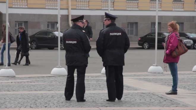 В Петербурге полицейские вернули угнанную у коллеги из ДПС машину