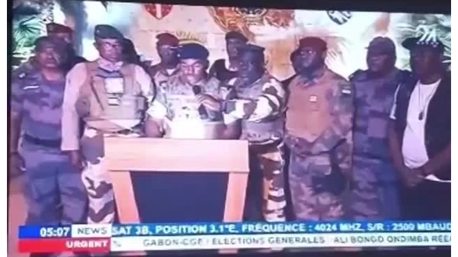 СМИ: габонские военные объявили о роспуске институтов власти