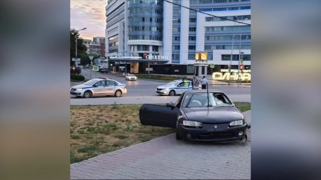 Пьяный автомобилист сбил двух пешеходов в Екатеринбурге