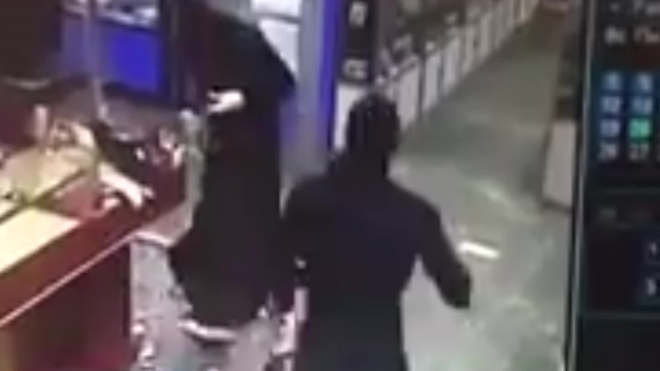 Дерзкое ограбление ювелирного в Татарстане попало на видео