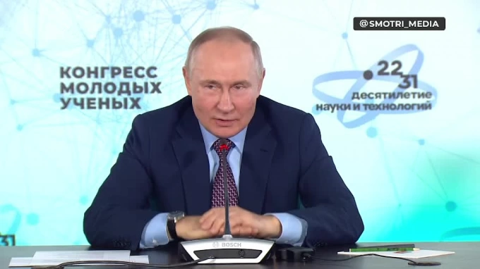 Путин: надо наладить системную работу по развитию науки