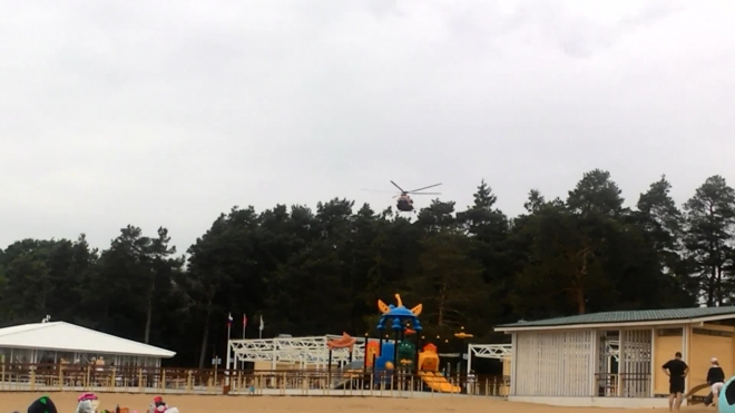 Очевидцы: парковку у пляжа Ласковый эвакуировали из-за посадки вертолета патриарха