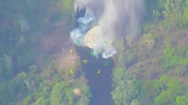 Опубликовано видео уничтожения высокоточными ракетами переправы войск ВСУ