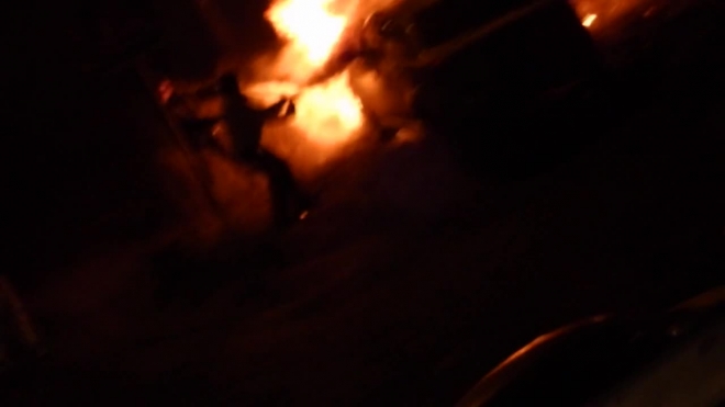 Во дворах Сургута горел автомобить