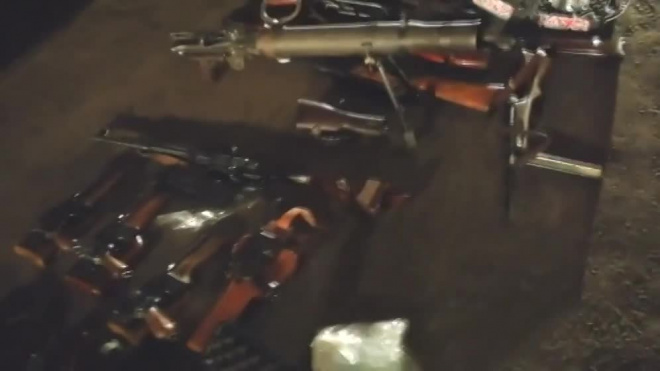 Видео: ФСБ изъяла у подпольных оружейников крупнейший за последнее время арсенал
