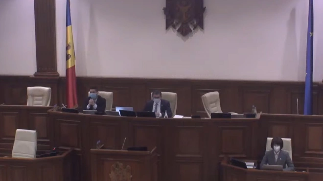 Парламент Молдавии ввел режим ЧП из-за энергетического кризиса