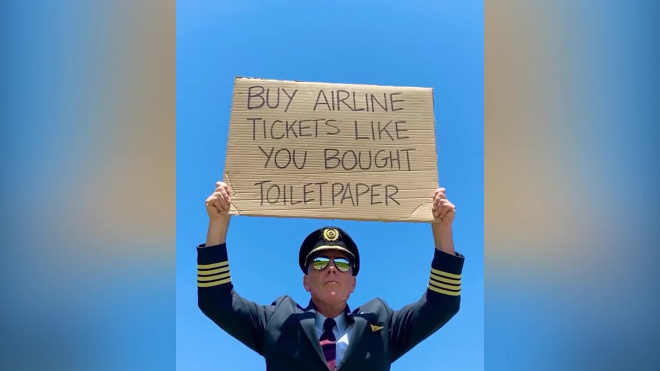 Призыв пилота к покупкам с туалетной бумагой возмутил сеть
