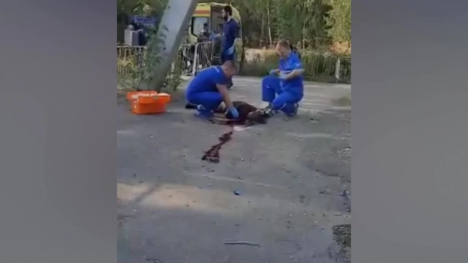 Девушка сорвалась с заброшенного колеса обозрения в парке аттракционов на Урале