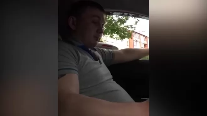Россиянин отказался везти на такси темнокожего пассажира со словами "я - расист"