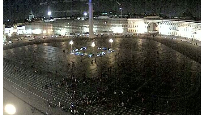 Halloween на Дворцовой площади в Петербурге 