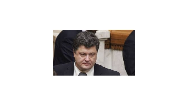 Новости Украины: на Донбассе армия потеряла 65% бронетехники - Петр Порошенко