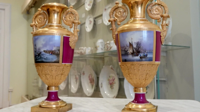 Две подносны́е вазы пополнили фонд Музея-заповедника "Павловск"