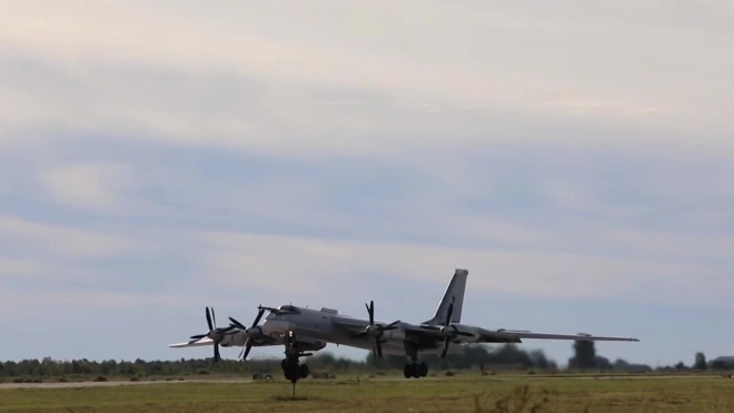 Российские Ту-95МС пролетели над Японским морем
