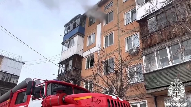 В Кузбассе пожар охватил многоквартирный жилой дом