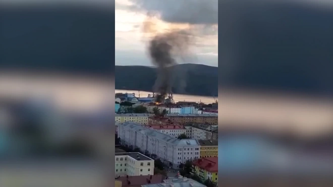 Спасатели эвакуировали около 100 человек из-за пожара в центре Мурманска