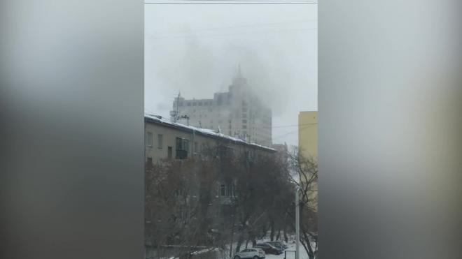 При пожаре в офисном здании в Екатеринбурге пострадали два человека