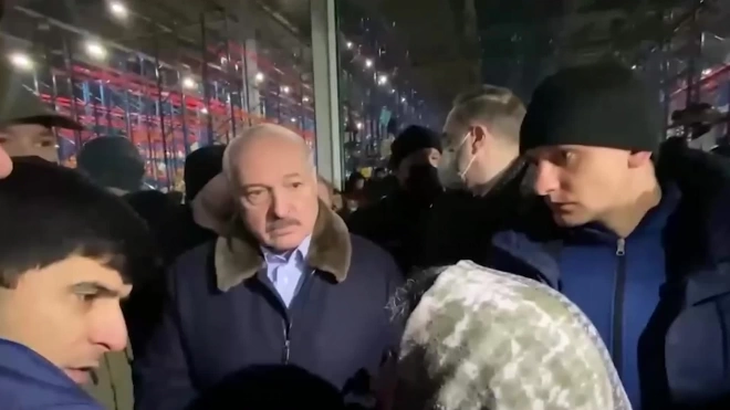 Лукашенко прибыл в центр на границе с Польшей, где находятся мигранты