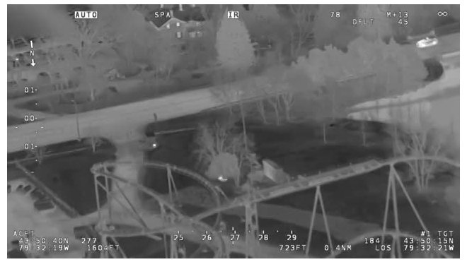 В Канаде полиция устроила полномасштабную операцию с применением вертолета по поимке подростков укравших конфеты
