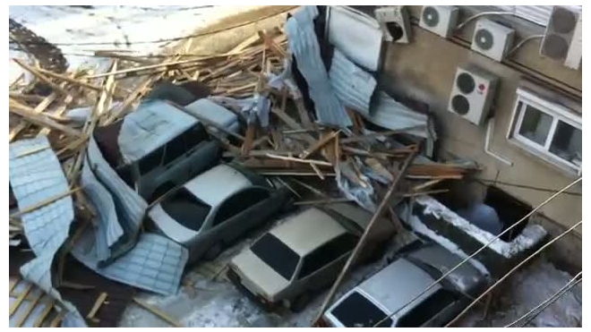Страшный ураган в Краснодарском крае крушит всё на пути, есть жертвы