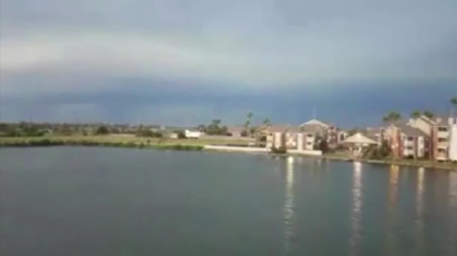 Загадочное видео из Техаса: Несколько НЛО заряжались в грозовом фронте