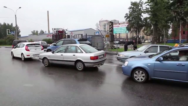 ДТП на улице Коммуны парализовало движение транспорта на несколько часов