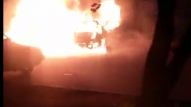 На проспекте Непокоренных  пожар уничтожил Ford Focus